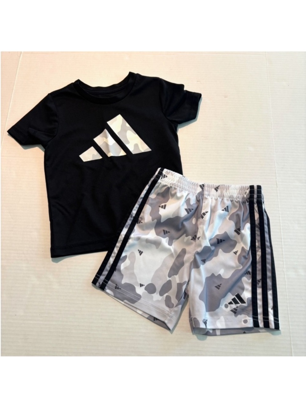 Adidas Boys Shirt and Short Set Black White Gray Camo Athletic Size 3T